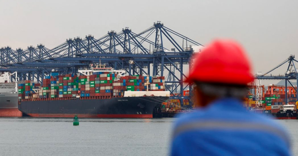 Nghịch lý siết xuất khẩu đất hiếm của Trung Quốc: Càng 'làm khó', doanh nghiệp càng tìm lỗ hổng để tiếp tục bán hàng cho phương Tây