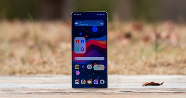 Giảm cực mạnh, chiếc điện thoại này đang "át vía" iPhone 17 Pro Max