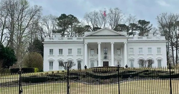 Gia đình gốc Việt rao bán 'bản sao' Nhà Trắng giá 35 triệu USD