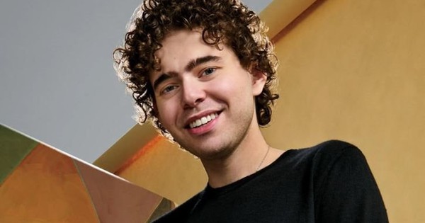 Bỏ học, từng bị FBI đột kích khám xét căn hộ, chàng founder 27 tuổi bất ngờ trở thành tỷ phú tự thân bậc nhất, hiện điều hành startup 9 tỷ USD