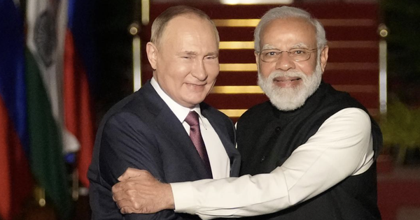 Ấn Độ chi 2 tỉ USD thuê tàu ngầm hạt nhân của Nga