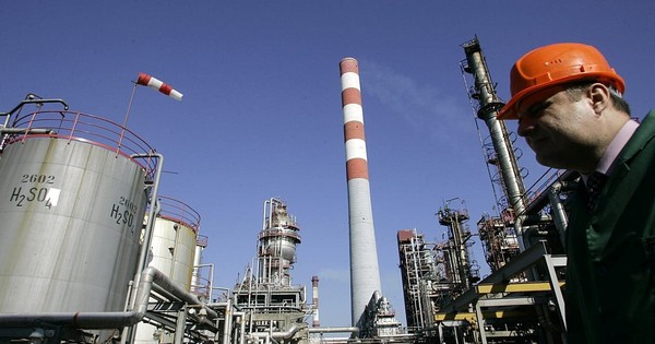 Dính lệnh trừng phạt của Mỹ, quốc gia châu Âu thân Nga không nhận được 1 giọt dầu nào trong gần 2 tháng