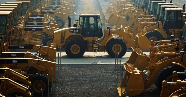 Chưa từng có, công ty vô danh bán máy xúc thu về hàng tỷ USD nhờ AI, cổ phiếu tăng mạnh hơn cả Amazon, Meta hay Microsoft