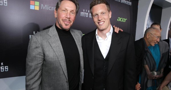 Người con trai ‘khác biệt’ của nhà sáng lập Oracle: Mỗi tuần chỉ có 5 USD tiền tiêu vặt, từ chối nối nghiệp cha để đi làm phim, đấu với Netflix nhằm mua lại Warner Bros