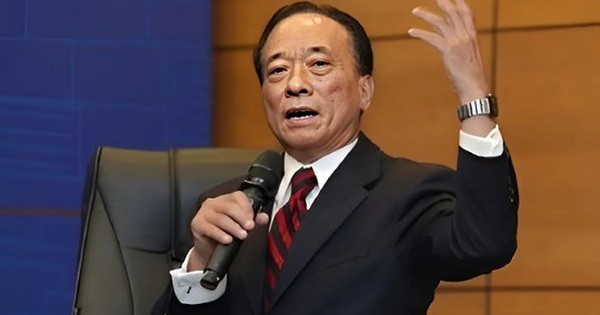 Ngân hàng ồ ạt tăng lãi suất tiết kiệm, TS. Nguyễn Trí Hiếu nhận định: “Nhiều nhà băng đang rất cần vốn”