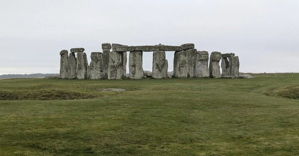 16 hố bí ẩn gần Stonehenge hé lộ sự thật gây chấn động