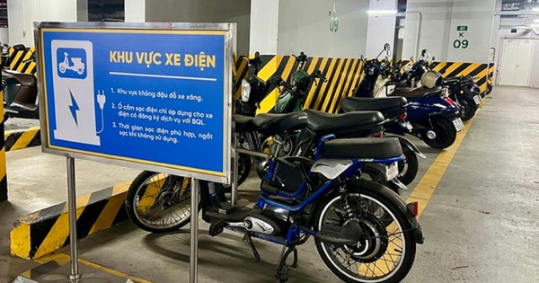 Bộ Xây dựng 'giục' hoàn thiện quy chuẩn đối với chung cư có lắp trụ sạc xe điện