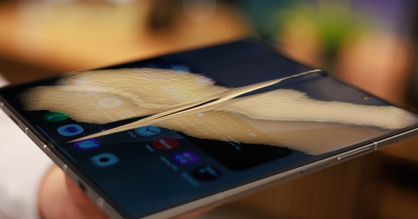 Động thái mới của Samsung trước khi iPhone Fold ra mắt