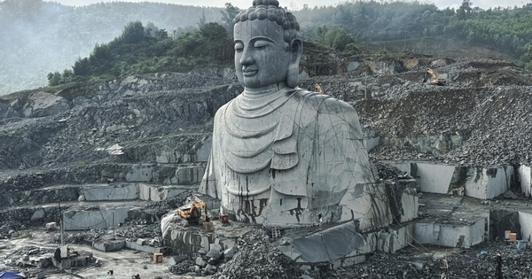 Cận cảnh thi công tượng Phật khổng lồ ở Đà Nẵng, gần 10 năm chưa hoàn thành