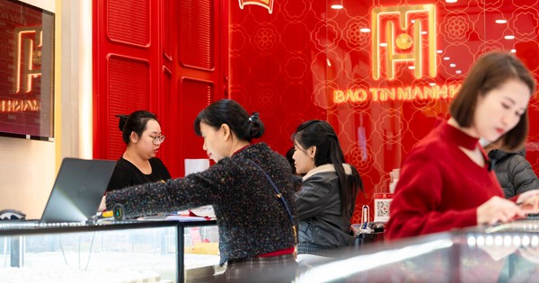 Giá vàng cao chót vót, chuyên gia dự báo tuần tới ra sao?