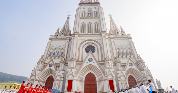 Đại gia Ninh Bình Nguyễn Xuân Thành chi 400 tỷ tài trợ xây thánh đường lớn nhất Việt Nam, tháp chuông chính cao xấp xỉ 110 m