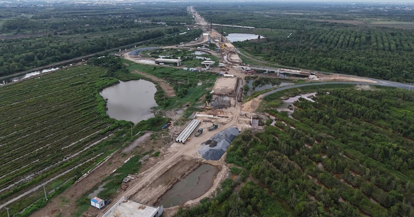 Ráo riết giải ngân vốn đầu tư công: Thuận lợi và thách thức