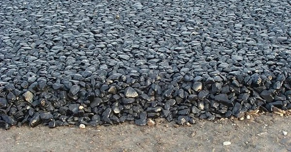 Phát minh của Mỹ làm rung chuyển ngành xây dựng cầu đường: Chất phụ gia ‘sống’ giải quyết gọn ơ nứt gãy nhựa đường, triệt ổ gà, tiết kiệm tiền tỷ