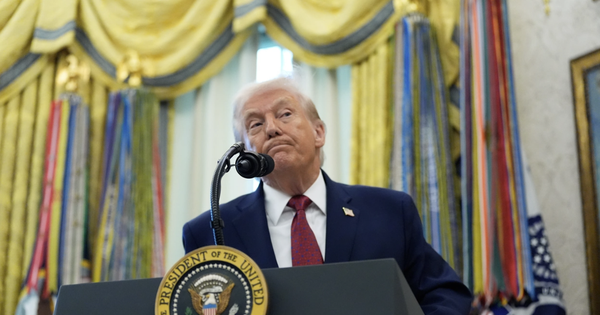 Ông Donald Trump ra sắc lệnh mới về cấm nhập cảnh