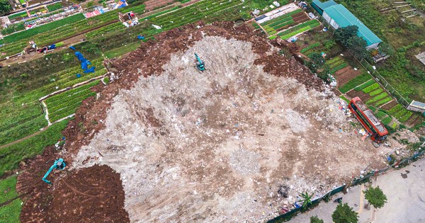 Hà Nội: Dân ngán ngẩm đường Tam Trinh làm 10 năm chưa xong, nay lại thêm bãi rác khổng lồ