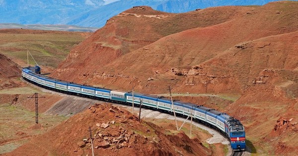 Trung Quốc bơm vốn cho dự án đường sắt gần 5 tỷ USD nối với 2 nước châu Á: Hơn 10.000 máy móc, công nhân xây 50 cây cầu, 29 đường hầm, dự kiến hoàn thành chỉ trong 4 năm