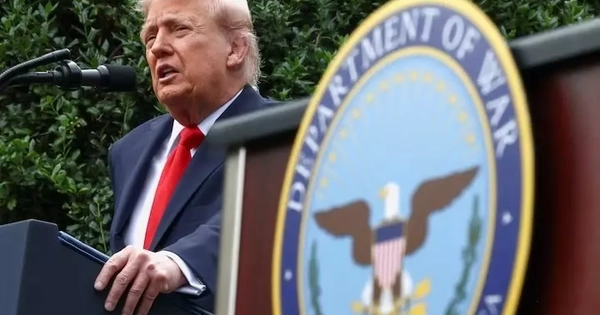 Tổng thống Mỹ ký gói chi tiêu gần 1 nghìn tỷ USD cho quốc phòng