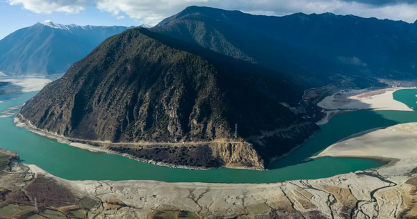 Trung Quốc xây dựng hệ thống thủy điện lớn nhất thế giới giữa dãy Himalaya