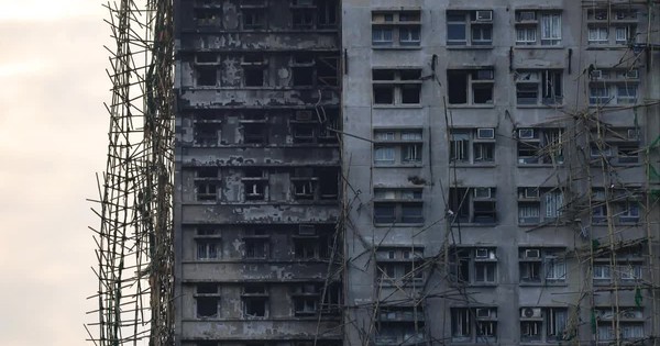 Gần 1 tháng sau thảm họa, số người chết trong đám cháy chung cư Hong Kong (Trung Quốc) tiếp tục tăng