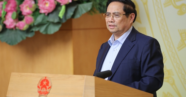 Thủ tướng: Không để doanh nghiệp phải "xin cho" và đi lại nhiều lần