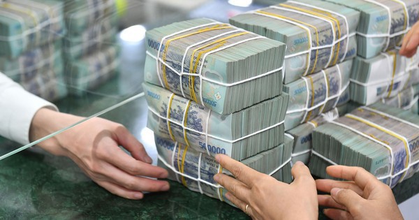 10 ngày nữa, ngân hàng sẽ dừng toàn bộ giao dịch rút/chuyển tiền tại quầy đối với trường hợp sau