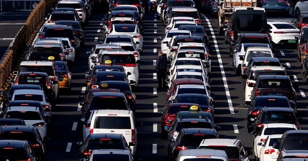 Trung Quốc ra quyết định bước ngoặt – sắp đến ngày ô tô tự lái ‘không cần chạm tay’ chạy đầy đường