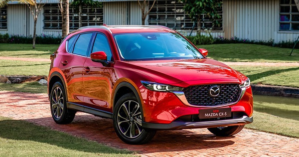 Chuyện gì thế này: Toyota Vios giảm giá sốc, Mazda CX-5 "phá giá" phân khúc SUV cỡ C