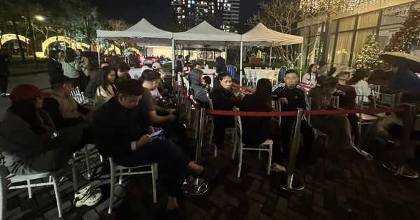 Người mua xếp hàng xuyên đêm, một dự án căn hộ chung cư ở Hà Nội có giá chênh đến 3 tỷ/căn