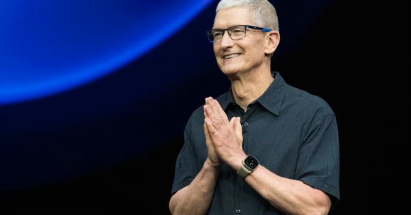 Tim Cook vừa tăng gấp đôi lượng sở hữu một cổ phiếu, nhưng không phải Apple