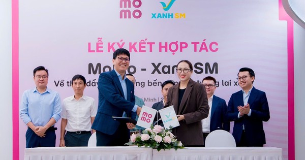 Xanh SM bắt tay Momo