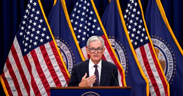 Fed tiến thoái lưỡng nan chưa từng có trong 55 năm, gian nan chưa dứt khi sang 2026, chuyên gia không loại trừ kịch bản tăng lãi suất