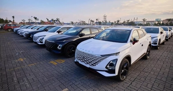 Nhập khẩu ô tô cuối năm: Xe Trung Quốc bứt tốc mạnh