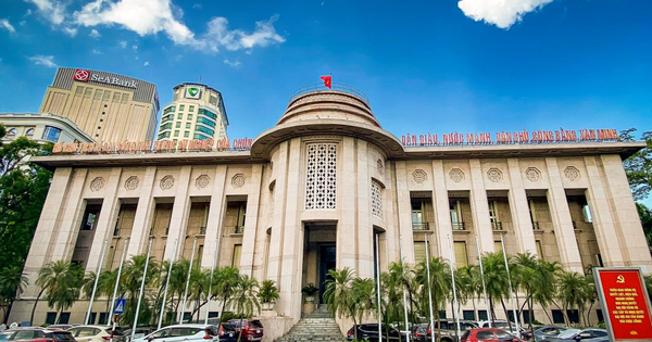 Cập nhật thị trường tiền tệ: NHNN bơm ròng VND, lãi suất qua đêm giảm về vùng 4%, tỷ giá USD tự do lao dốc