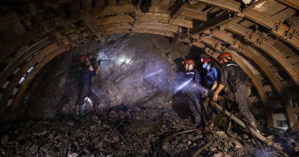 Bất chấp muôn vàn khó khăn, doanh nghiệp hơn 40 năm tuổi tạo kỳ tích chưa từng có trong lịch sử