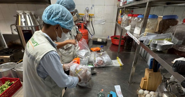 Sự thật bất ngờ khi Công an TPHCM kiểm tra 11 cơ sở chế biến thực phẩm