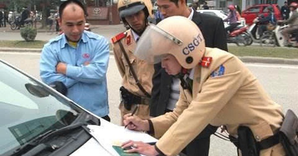 Từ ngày mai, 2 lỗi vi phạm giao thông bắt đầu bị xử phạt, người dân chú ý