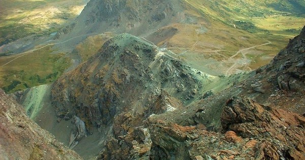 Phát hiện mỏ ngọc bích trải dài 1.300 km tại láng giềng Việt Nam