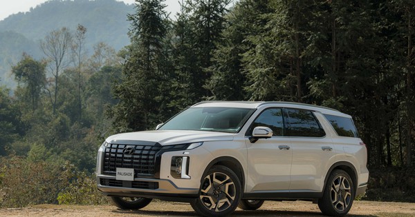 Tháng này, Hyundai Palisade giảm giá tối đa 200 triệu, Santa Fe 180 triệu