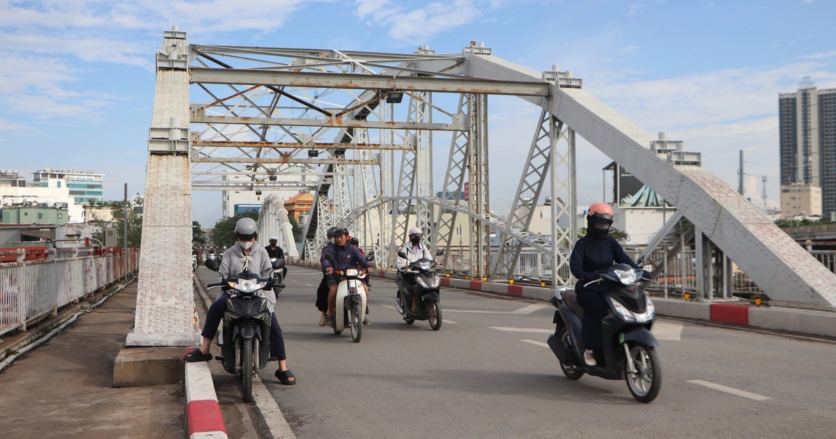 Cấm nhiều loại xe lên cầu Tân Thuận 1 từ ngày mai, người dân TP.HCM lưu ý