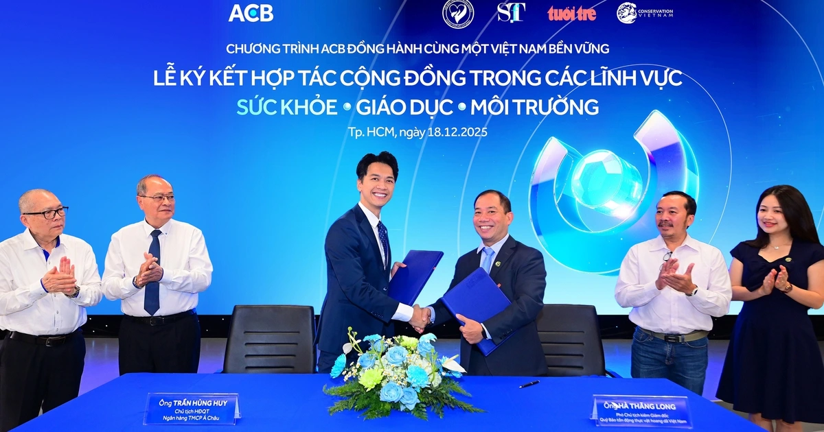 ACB hỗ trợ chi phí điều trị ung thư cho bệnh nhi khó khăn