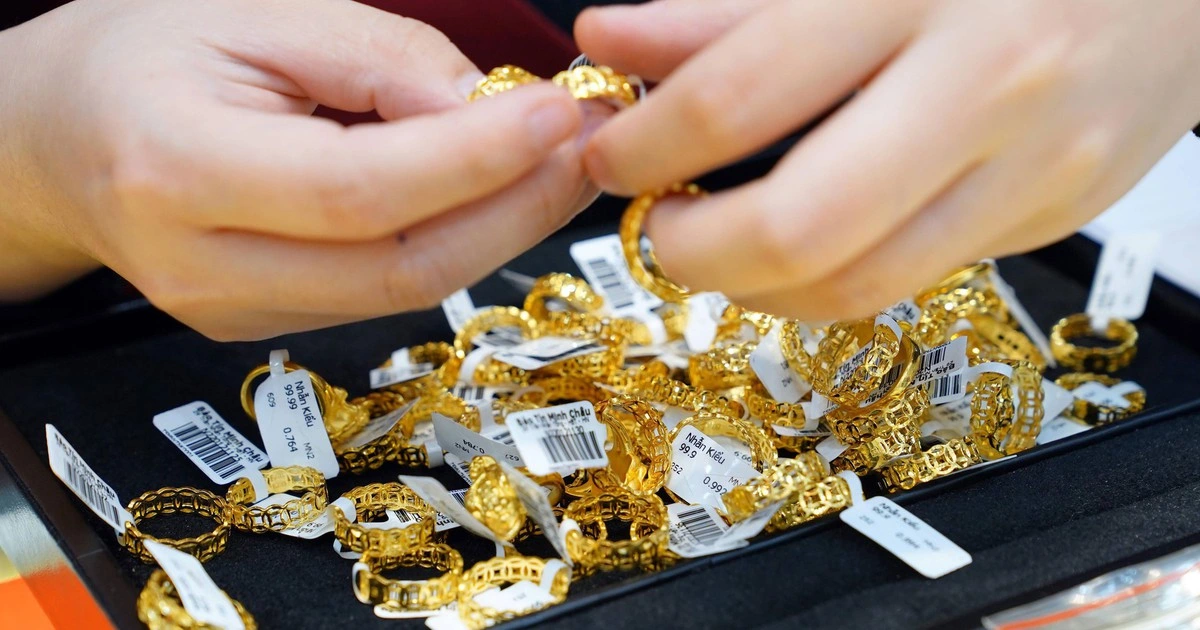 Giá vàng hôm nay 19.12.2025: Đứng yên nhưng người mua lỗ ngay 3 triệu đồng