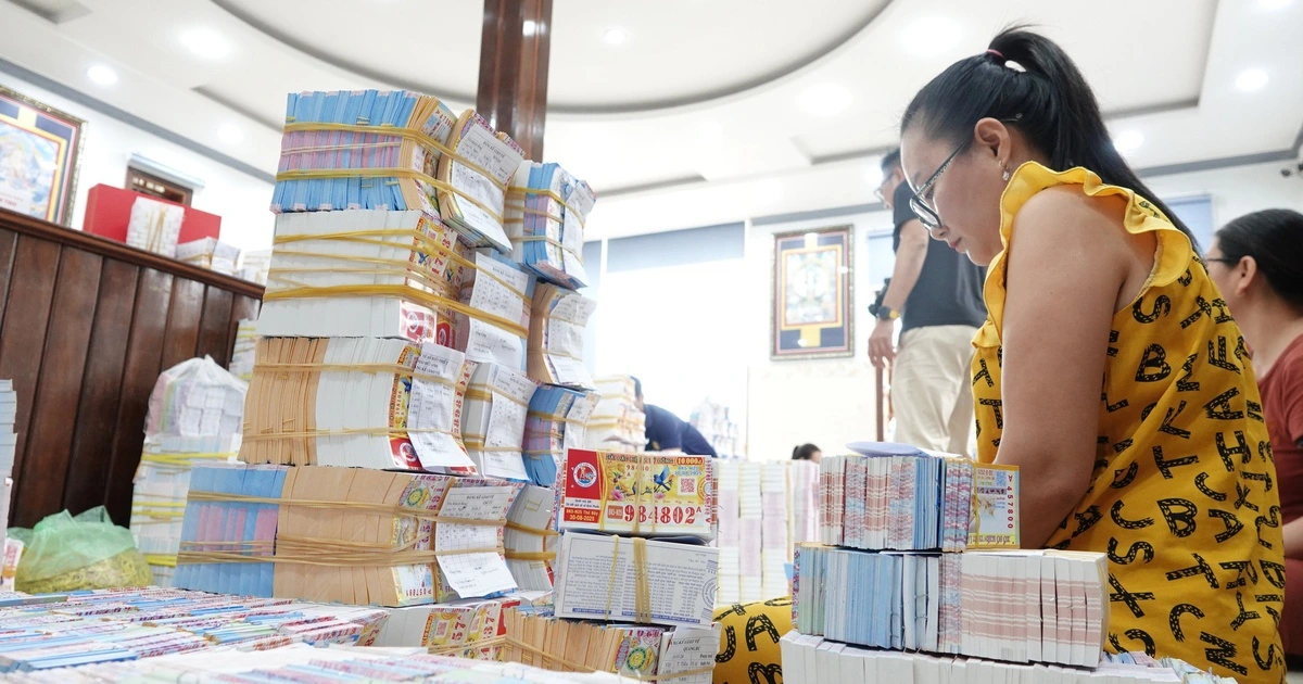 Từ năm 2026 người trúng vé số độc đắc sẽ đóng thuế ra sao?