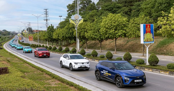 VinFast lập kỷ lục chưa từng có, doanh số bằng tổng 3 đối thủ xếp sau cộng lại