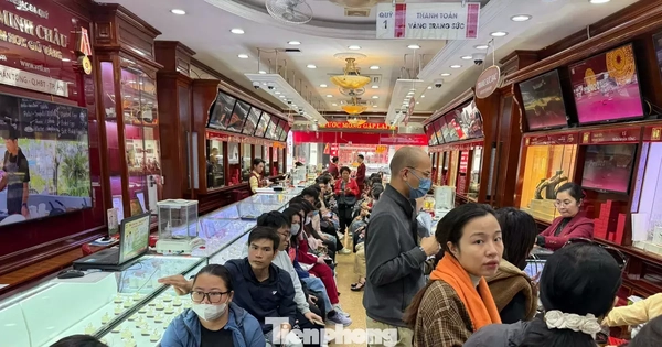 Giá vàng SJC giảm rất mạnh, thông báo bất ngờ từ một doanh nghiệp