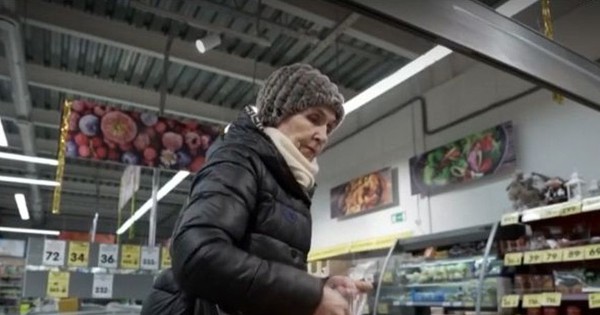 Người Nga “thắt lưng buộc bụng” dịp năm mới