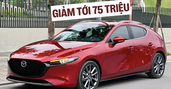 Mazda3 giảm giá tới 75 triệu tại đại lý, bản tiêu chuẩn nay xuống ngang Hyundai Accent, nhưng người mua phải chấp nhận một điều