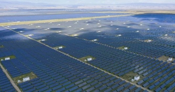 Trang trại điện mặt trời lớn nhất thế giới của Trung Quốc gây ra hiệu ứng không ngờ: Công nghệ đỉnh cao có thực sự đánh đổi bằng cái giá đắt như định kiến?