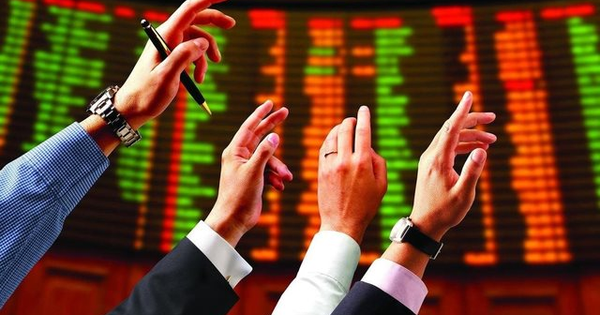 Tự doanh CTCK thẳng tay bán ròng gần 750 tỷ đồng trong phiên VN-Index phá đỉnh, cổ phiếu nào là tâm điểm "xả hàng"?