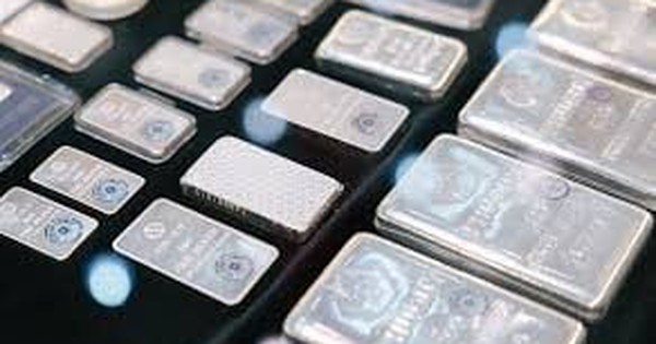 Giá bạc sáng ngày 8/1: quay đầu giảm