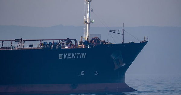 Mỹ đe dọa áp thuế 500% với một loạt quốc gia - đích ngắm vẫn là Nga